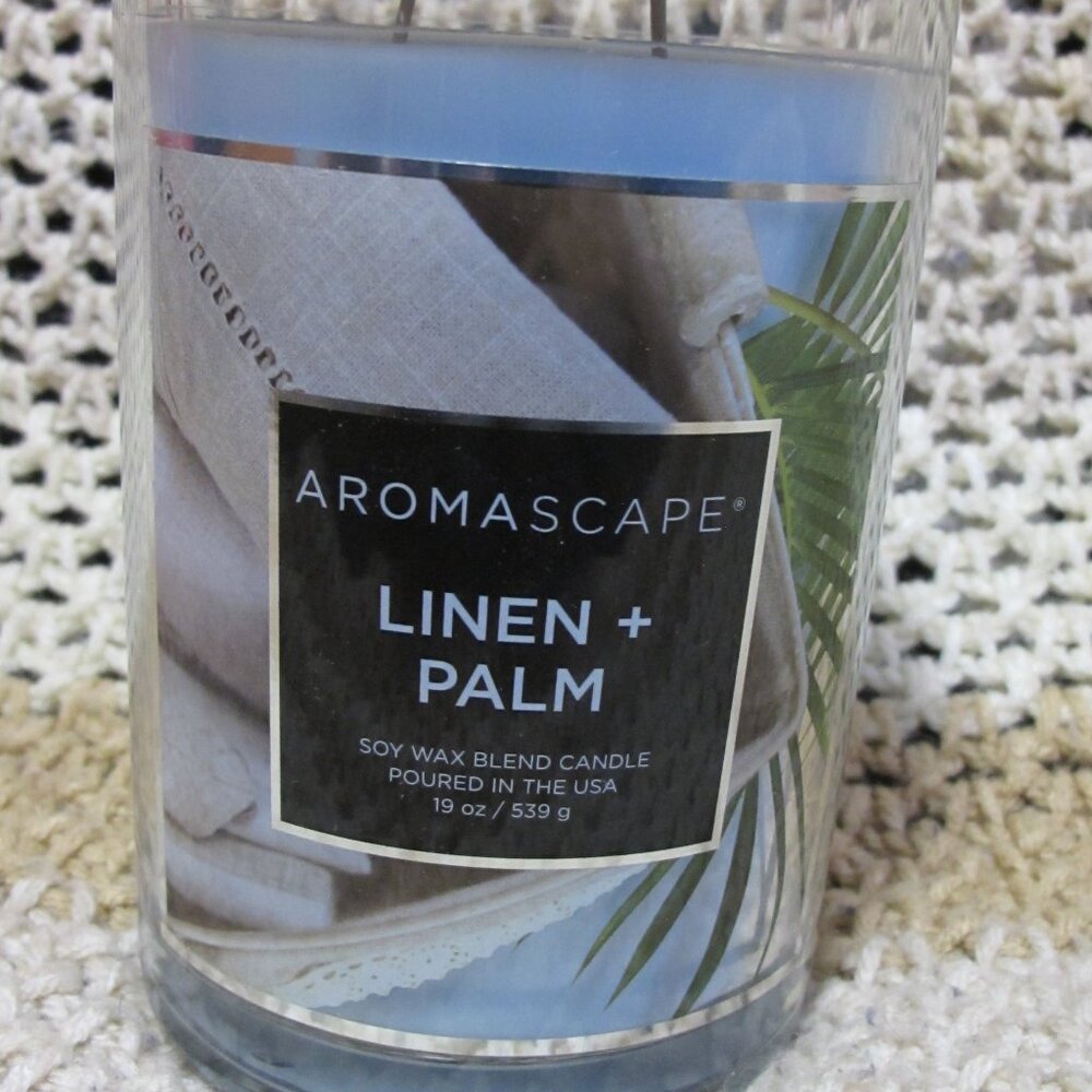 Yankee Candle/Chesapeake Bay Linen & Palm 19 oz Candle